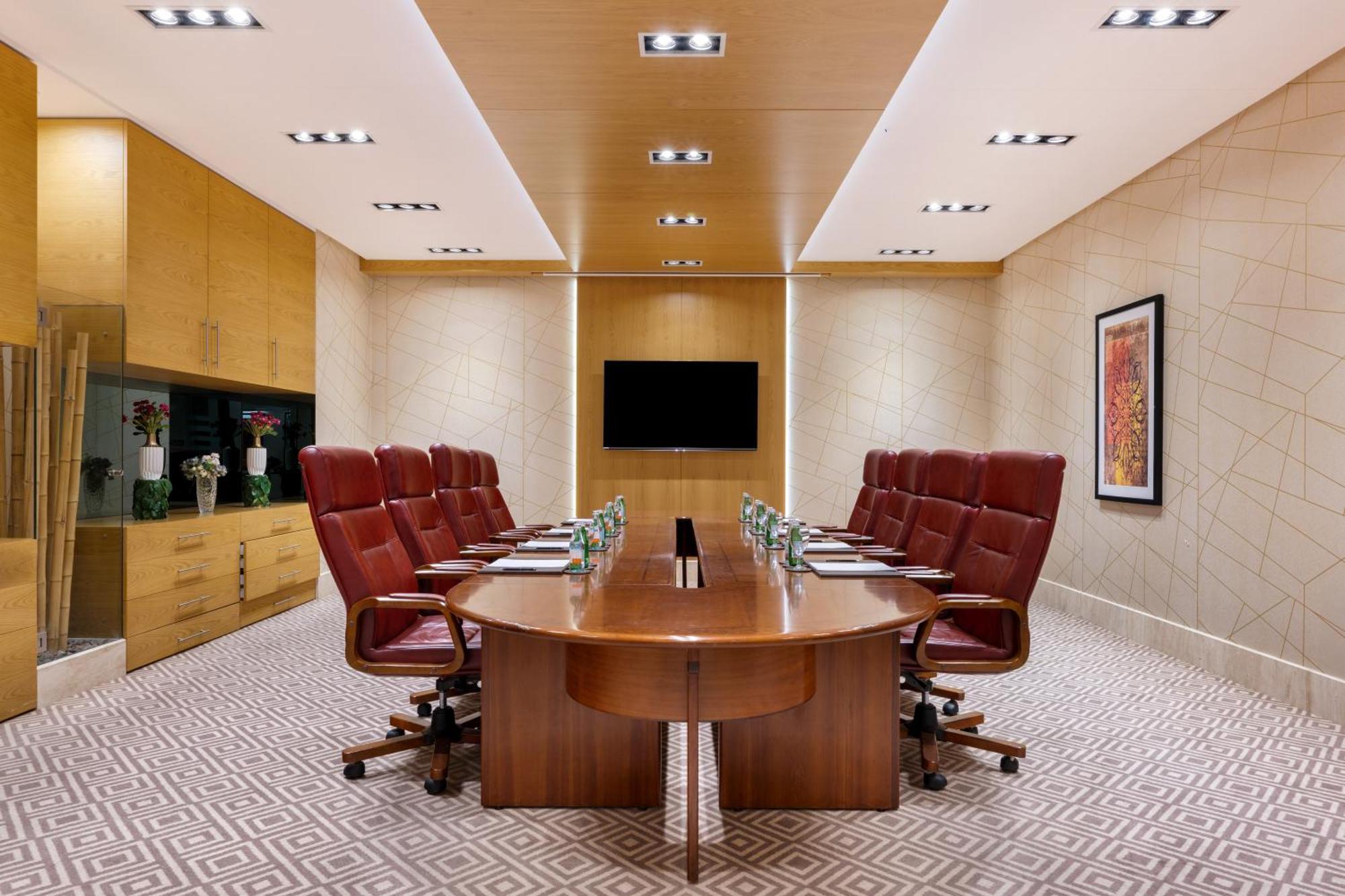 Gulf Bahrain Convention And Hotel 5*