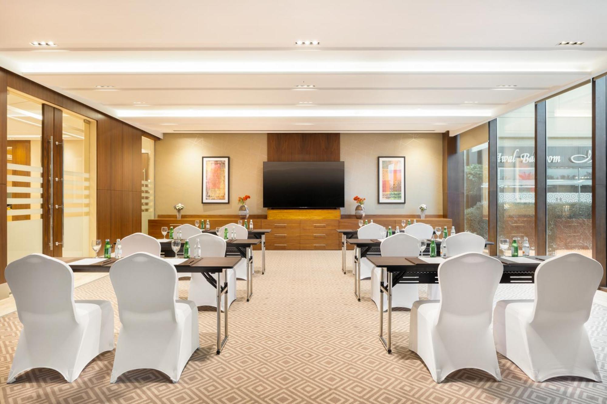 Gulf Bahrain Convention And Hotel 5*