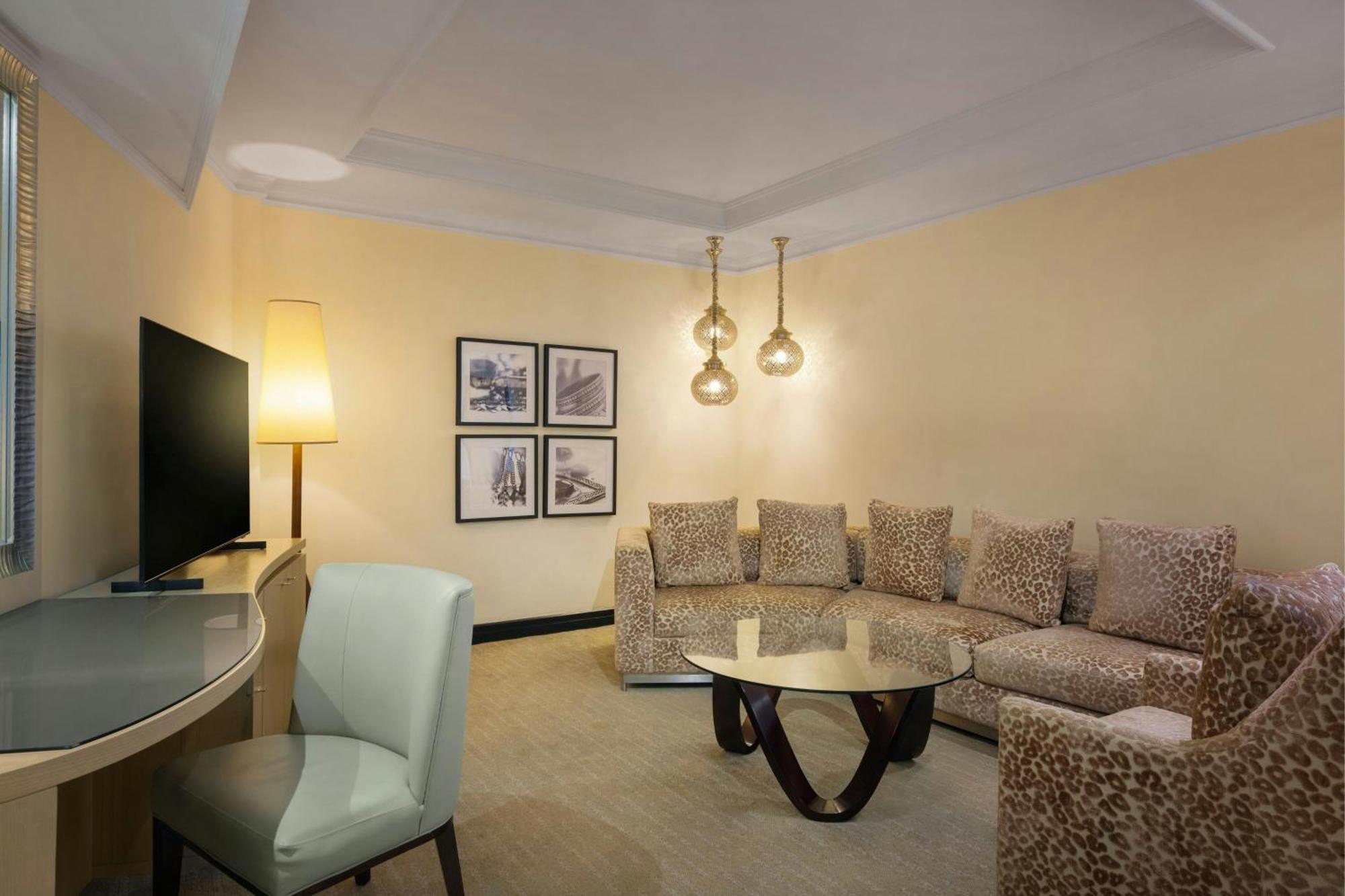Hotel Gulf Bahrain Convention And Manama