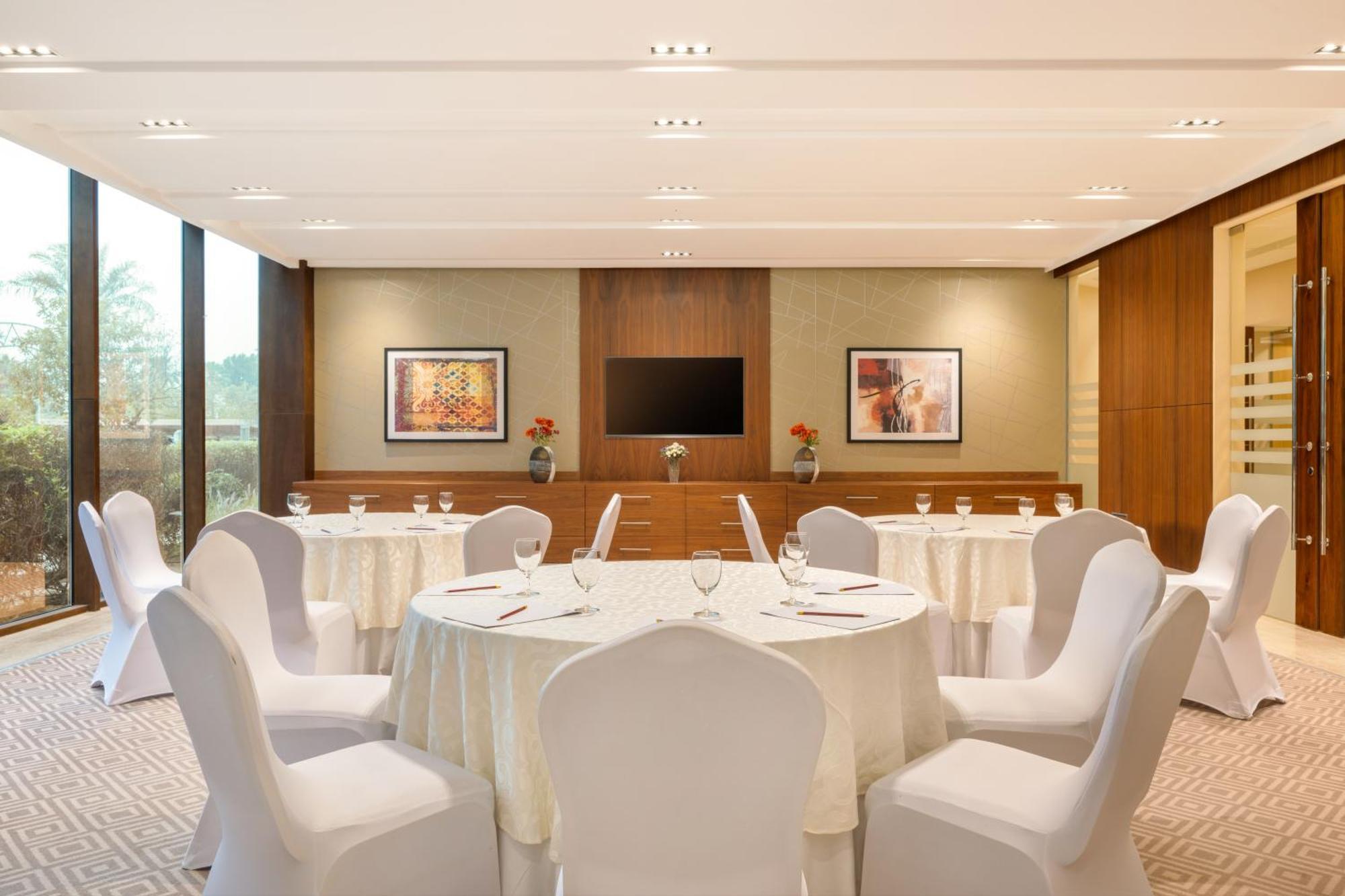 Gulf Bahrain Convention And 5*