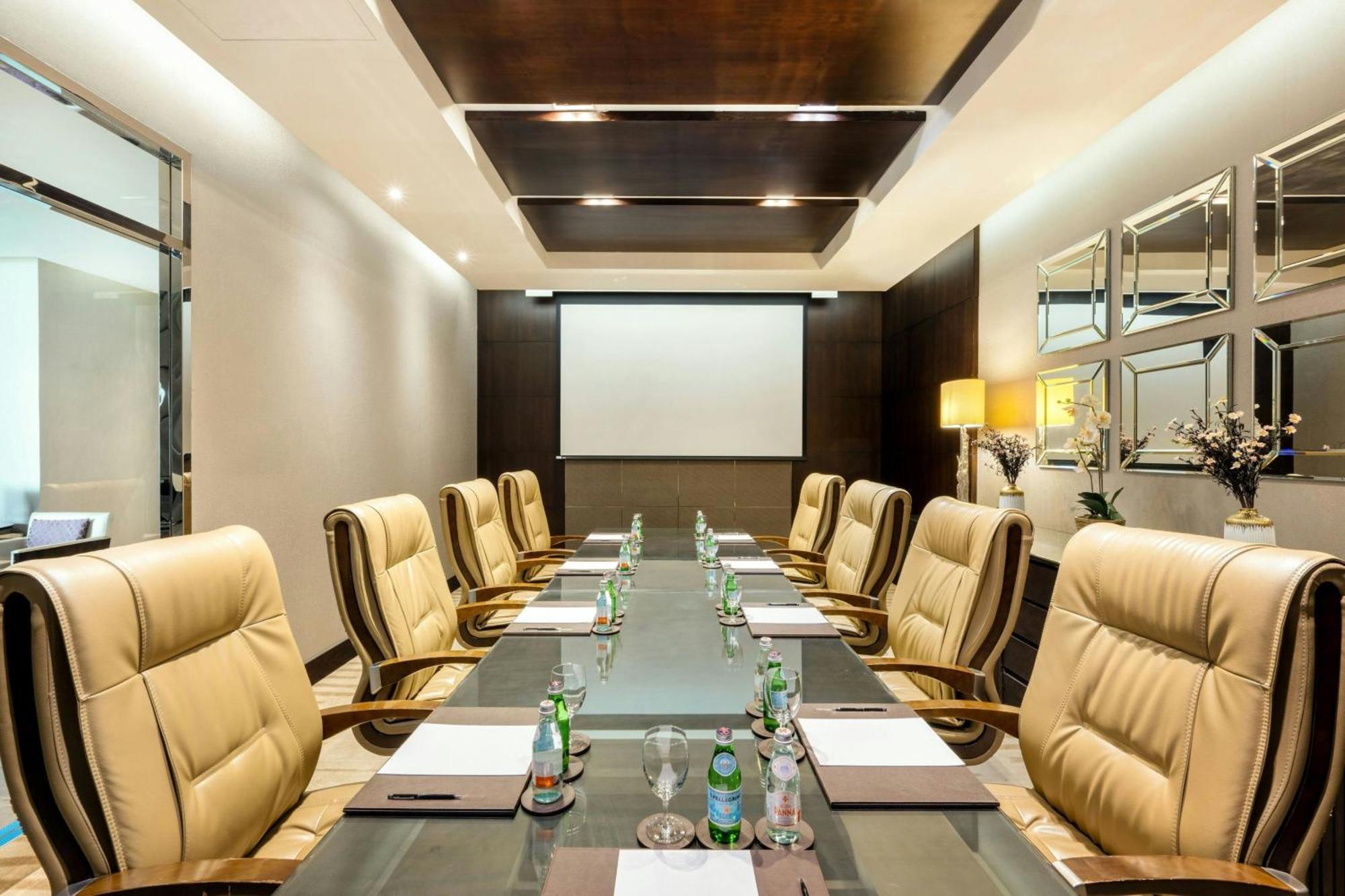 Gulf Bahrain Convention And 5*
