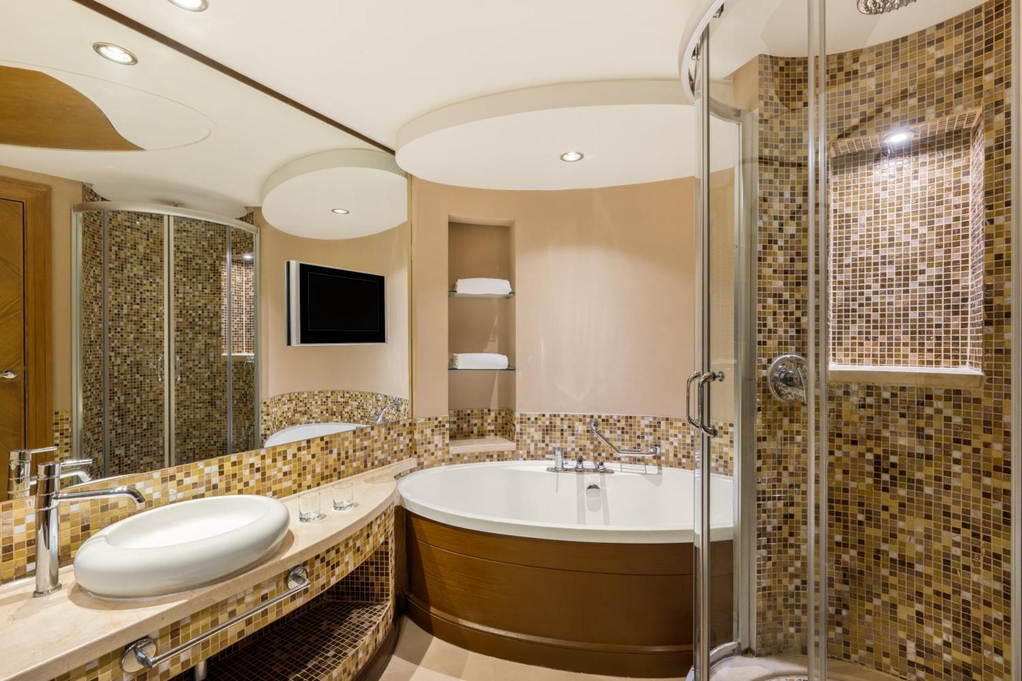 Hotel Gulf Bahrain Convention And Manama